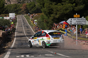 Solans sentencia su primer triunfo en el Trofeo DMACK