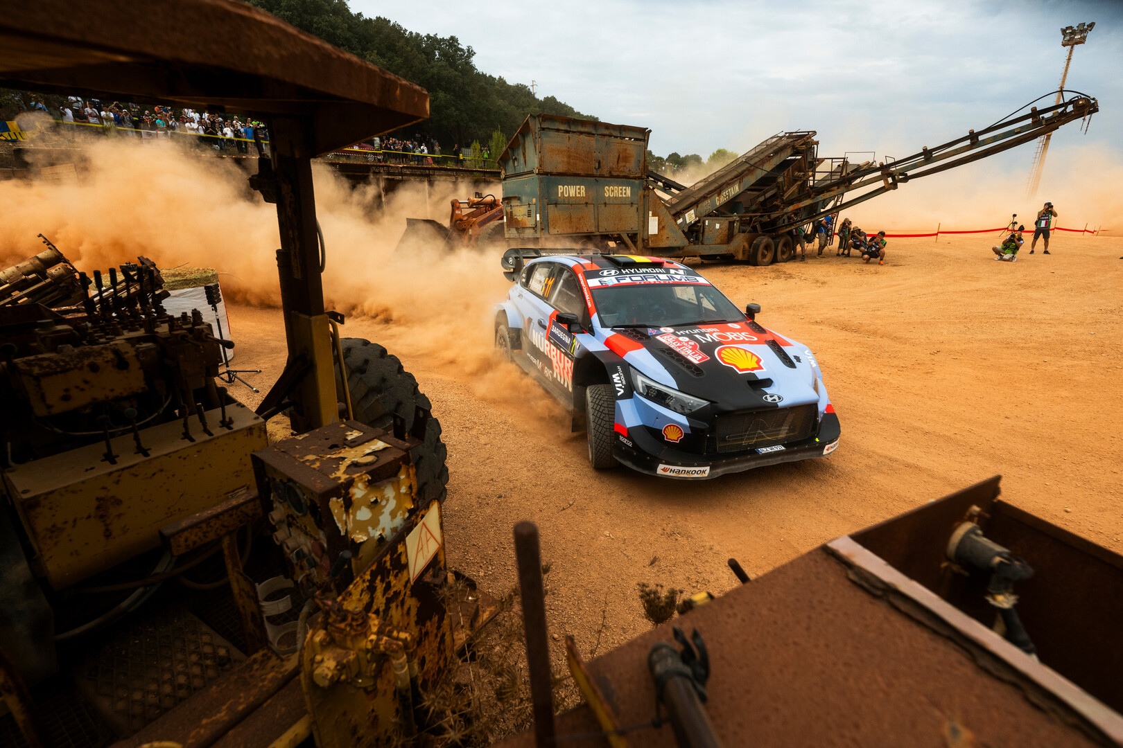 Thierry Neuville se apunta el último Shakedown del año en Cerdeña, con susto para Dani Sordo