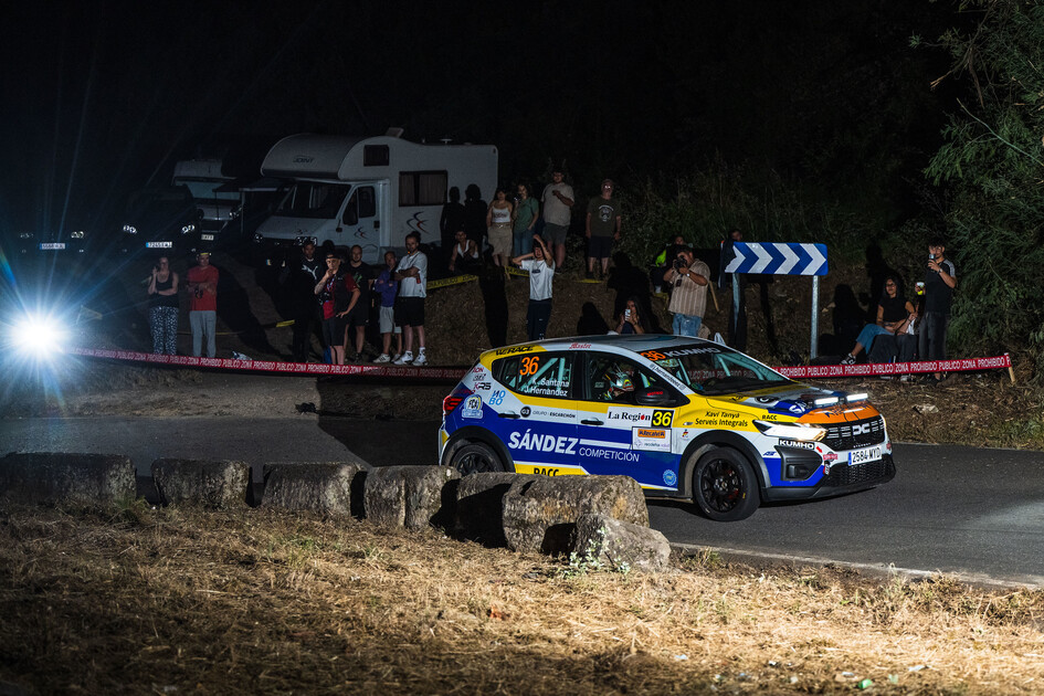 Kilian Santana domina la primera etapa de la Sandero Eco Cup en Ourense