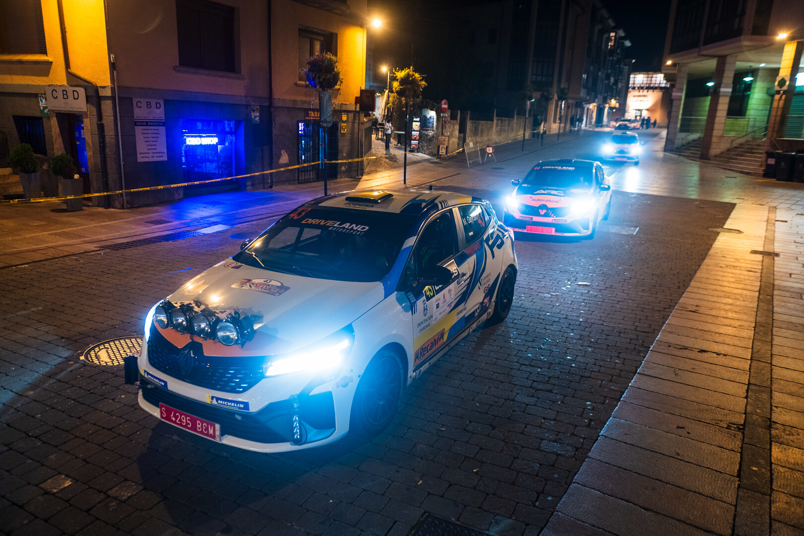 Gayoso y Medín mandan en el Clio Trophy Asfalto y la Copa Hyundai tras el viernes de Llanes
