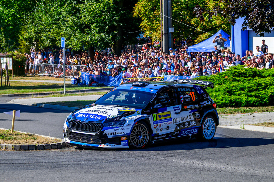 Adam Brezik comanda la general de un igualado Barum Czech Rally 2026