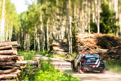 9 tramos de 'curso intensivo' para Diego Ruiloba, que escala posiciones en Estonia dentro de WRC2