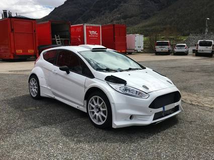 Álvaro Muñiz disputa la Copa N5 con un Ford Fiesta de RaceSeven