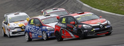 Óscar Nogués  se impone en Nurburgring