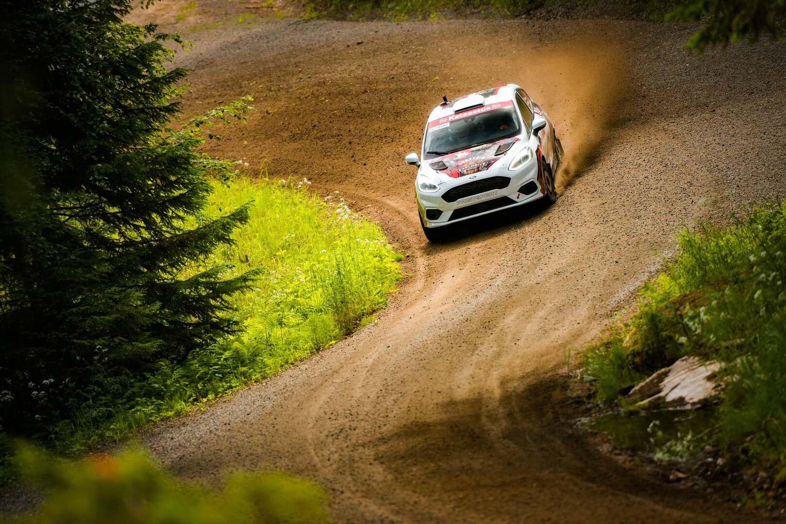 El hijo de Mikko Hirvonen debuta en el WRC en el 'Mil Lagos'