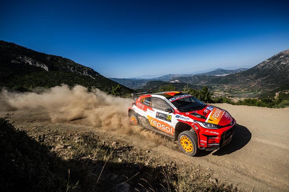 Cachón rescata el 3º puesto de WRC2 con Toyota, dos pinchazos ingratos tiran por tierra el podio de Solans