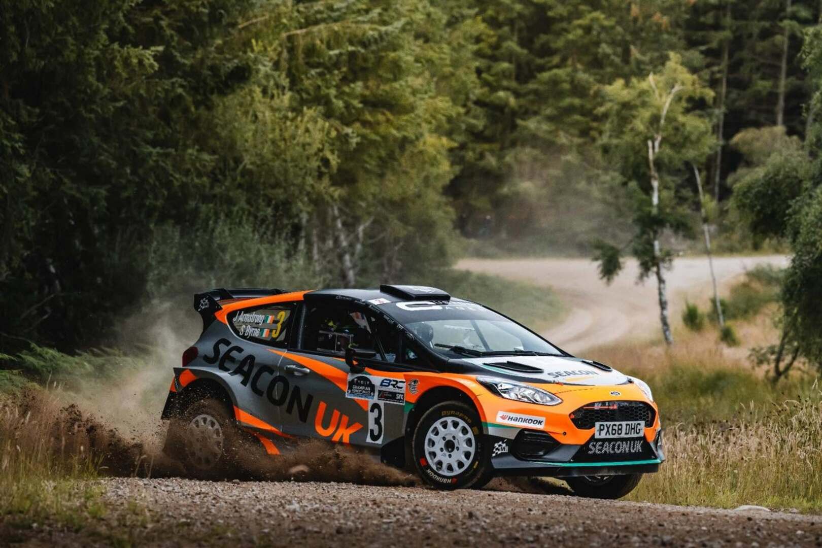 Jon Armstong y Shane Byrne ganan el Voly Grampian Forest Rally 2026