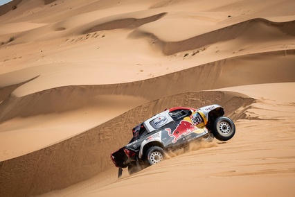 Al-Attiyah: "Mañana habrá que estar muy concentrados hasta cruzar la meta"