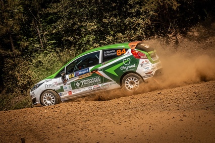 Alberto Bueno se retira en el Rally Terra da Auga. 