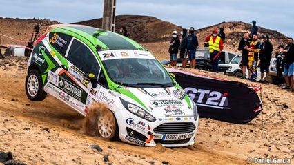 Alberto Bueno y Sergio Herráez preparados para el Rallye de tierra Ciudad de Granada. 