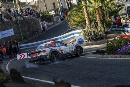 Alberto Monarri continúa su marcha por las islas en el Rallye Villa de Adeje