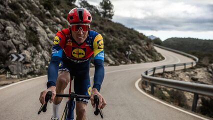Aleix Espargaró firma por un equipo del World Tour de ciclismo