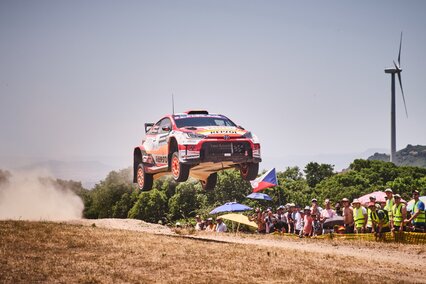 Alejandro Cachón se resarce en Cerdeña con una brillante 2º etapa con su Toyota