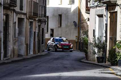 Alejandro Cachón triunfa por segundo rallye consecutivo en la Beca Junior R2 en La Nucía