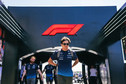 Alex Albon renueva con Williams por varias temporadas