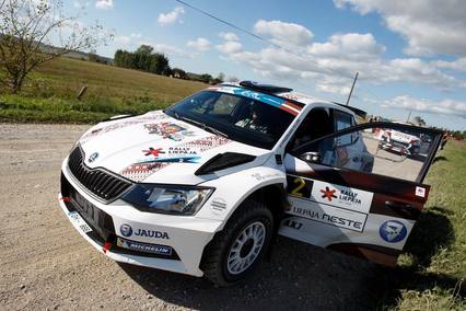 Alexey Lukyanuk y Ralfs Sirmacis al frente en Letonia