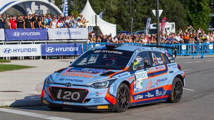 Ares-Pintor líderes del Campeonato de España de Rallies de Asfalto 