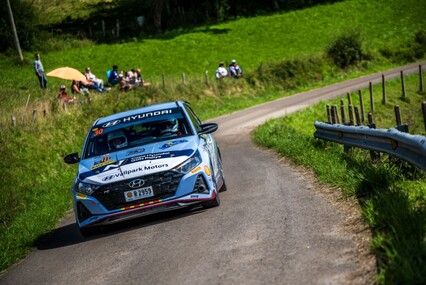 Arnau Bartés y Miquel Velilla, pilotos de la FCA y el RACC, se colocan líderes de la Copa Hyundai
