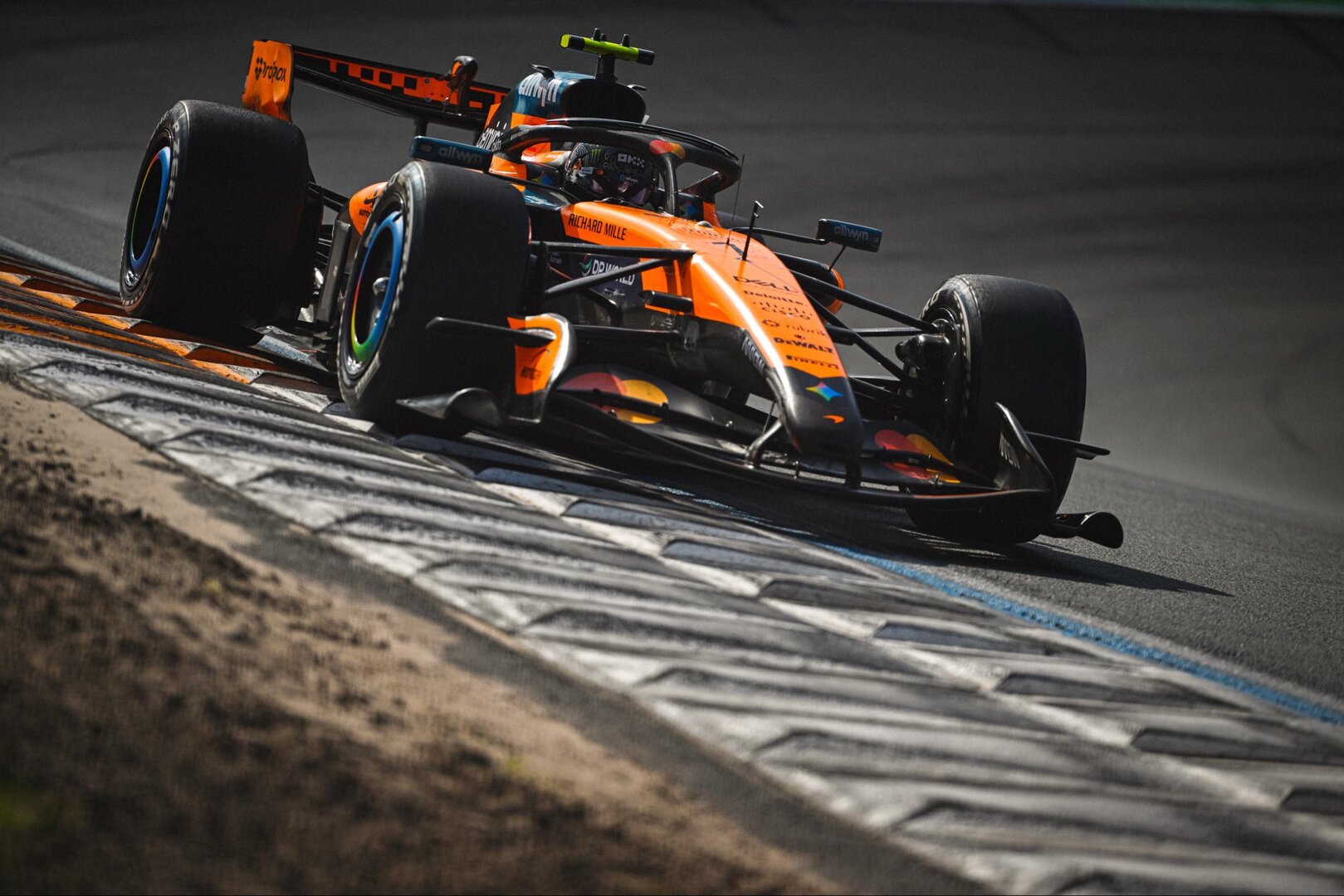 Norris vence ante los Mercedes y Hamilton mientras Alonso saca un glorioso 9º puesto en el adiós de Zandvoort