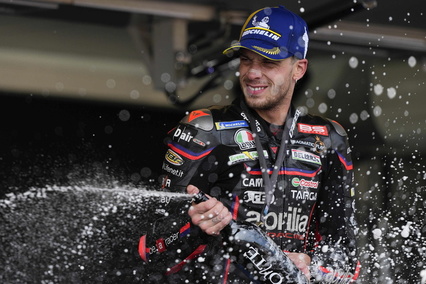 Bezzecchi gana en Misano y es el primer 'no Márquez' en vencer una sprint en 2025