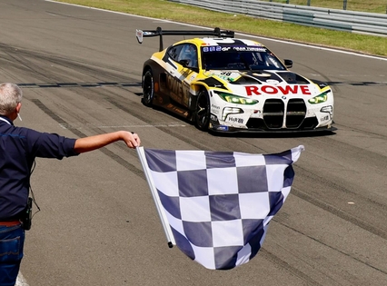 BMW gana las 24 Horas de Nürburgring 2025 tras una polémica penalización a Porsche
