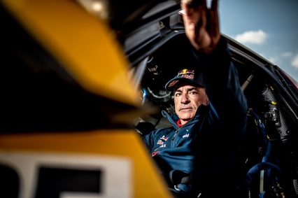 Carlos Sainz, a una jornada de ganar su tercer Dakar con X-Raid y su Mini
