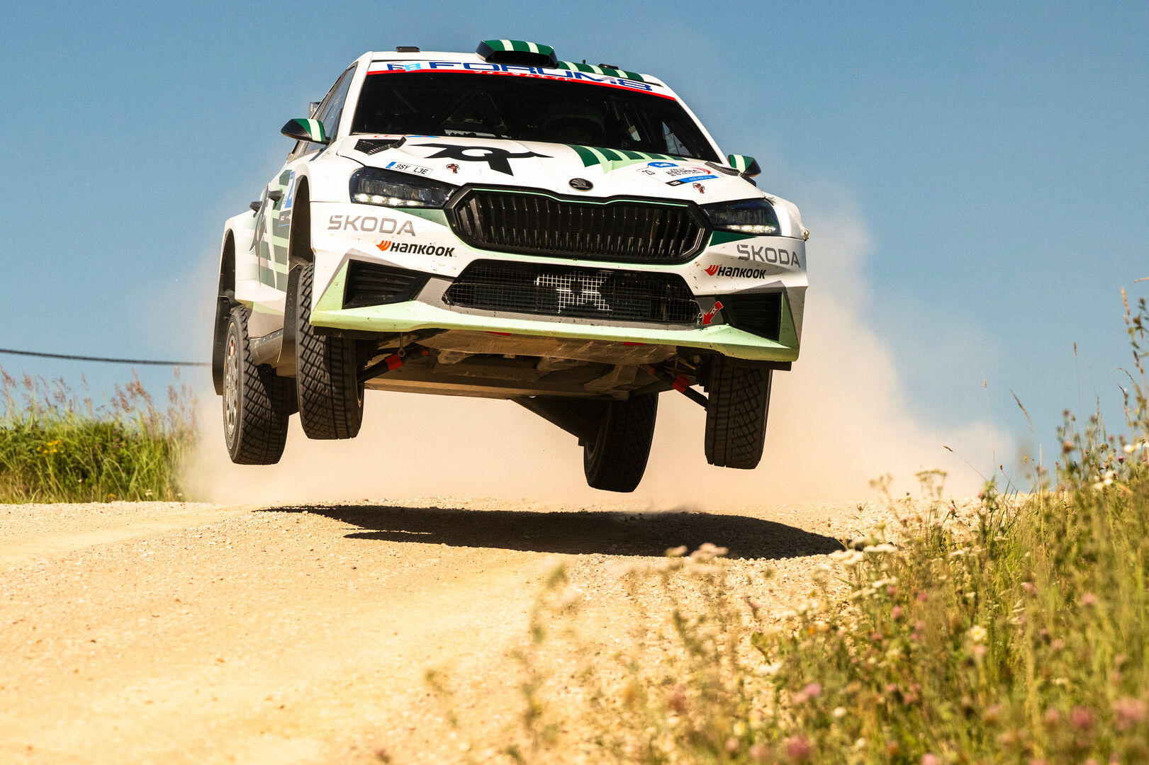 Robert Virves lidera una lucha al segundo por la punta del WRC2 en Estonia