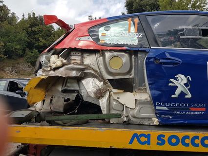 'Cohete' Suárez sale ileso de un fuerte accidente en Roma