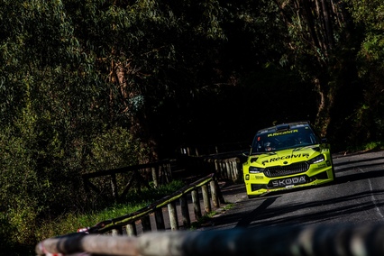 "Cohete" Suárez se queda solo al frente del Rallye Villa de Llanes