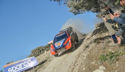 Dani Sordo arranca tercero y se asegura una buena posición de salida para el sábado