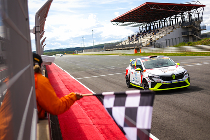 David Pouget continúa invicto en la Copa Clio España