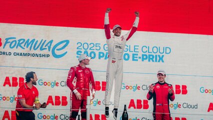 Dennis gana con el Porsche 99X de Andretti en el e-Prix de Sao Paulo