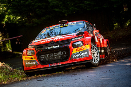 Diego Ruiloba asesta el primer golpe en el igualado tramo clasificatorio del Rallye Villa de Llanes