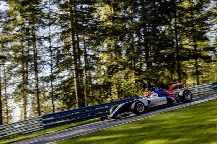 Disfruta de las carreras de la F4 en el apasionante Ahvenisto