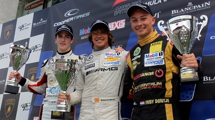 Doble victoria en la británica para Roberto Merhi	