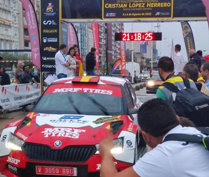 Efrén Llarena preparará en Sarón el asalto final al ERC