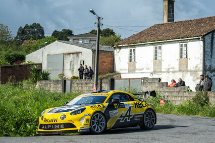 El Alpine Recalvi Rally Team, cerca del podio en su debut en la CERA - Recalvi
