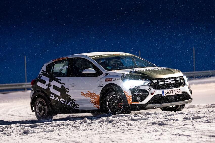 El nuevo Dacia de la Sandero Eco Cup se estrena en la nieve