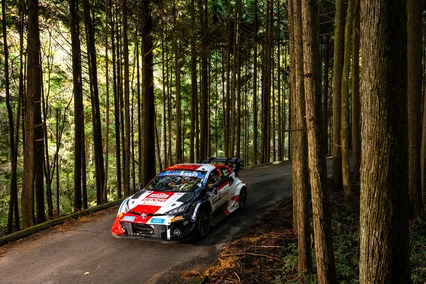Elfyn Evans administra su renta en un Rally de Japón que no deja de sorprender