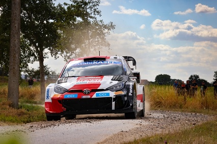 Elfyn Evans mantiene la presión sobre Ott Tänak en el Ypres Rally de Bélgica