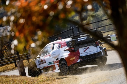 Evans y Neuville comparten liderato; Sordo abandona por un incendio