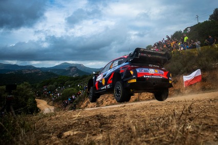 Esapekka Lappi se coloca como primer líder en Cerdeña con Sordo en séptimo lugar