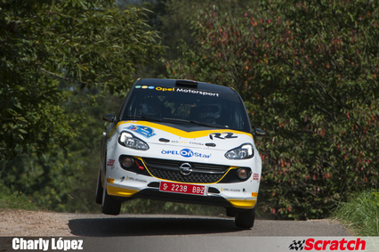 Esteban Vallín sale en Llanes con un Opel privado