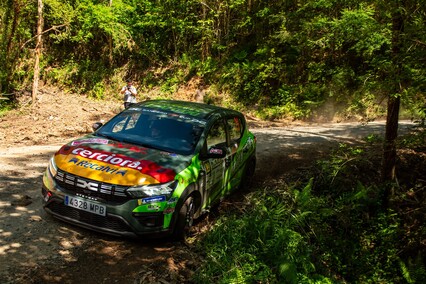 Esteban Vallín se impone entre los Dacia en el Rally de Narón