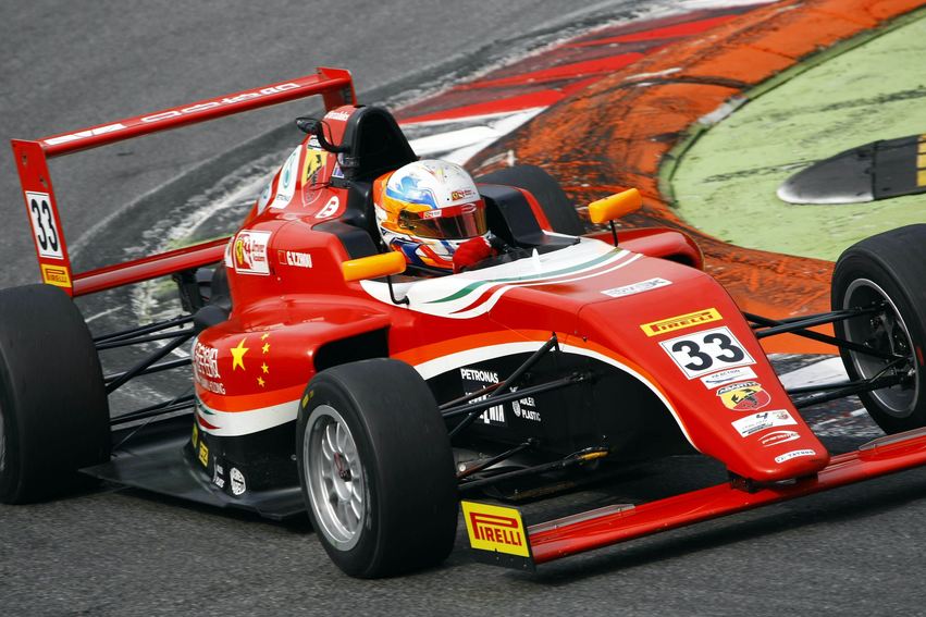 Guan Yu Zhou sin rival en Monza