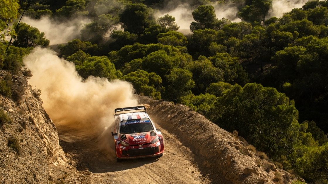 Ogier alcanza el olimpo, victoria para Toyota en el Rally Acrópolis 2026 frente a Hyundai y Neuville