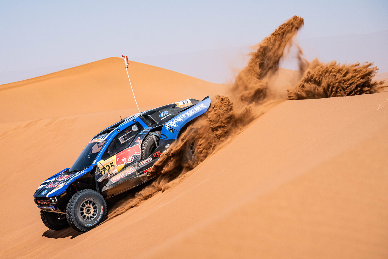 Sainz asalta el liderato en Marruecos; Roma se suma a la lucha por el podio
