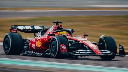 Hamilton sufre un accidente en Barcelona durante test privado con Ferrari
