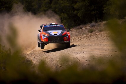 Hyundai Motorsport celebra su primera victoria y su segundo doble podio del año