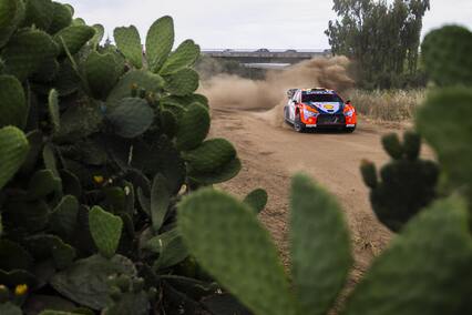 Hyundai Motorsport logra su sexto podio de 2025 en Cerdeña